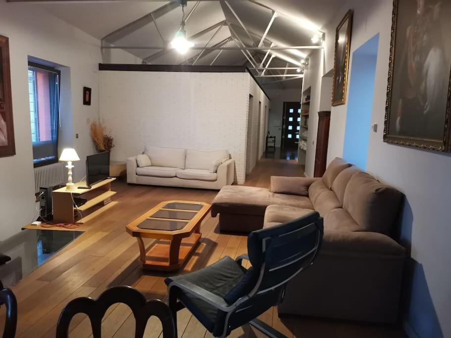 Casa Bajo El Acueducto Con Plaza De Garaje Villa Segovia Luaran gambar