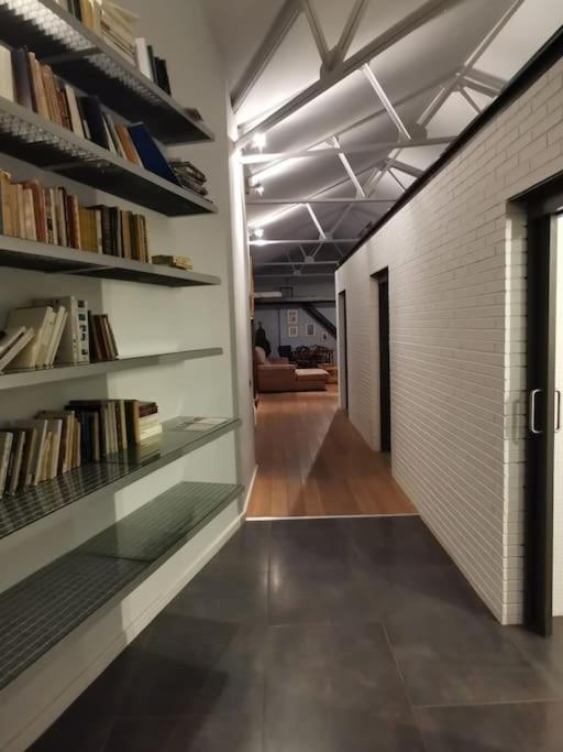 Casa Bajo El Acueducto Con Plaza De Garaje Villa Segovia Luaran gambar