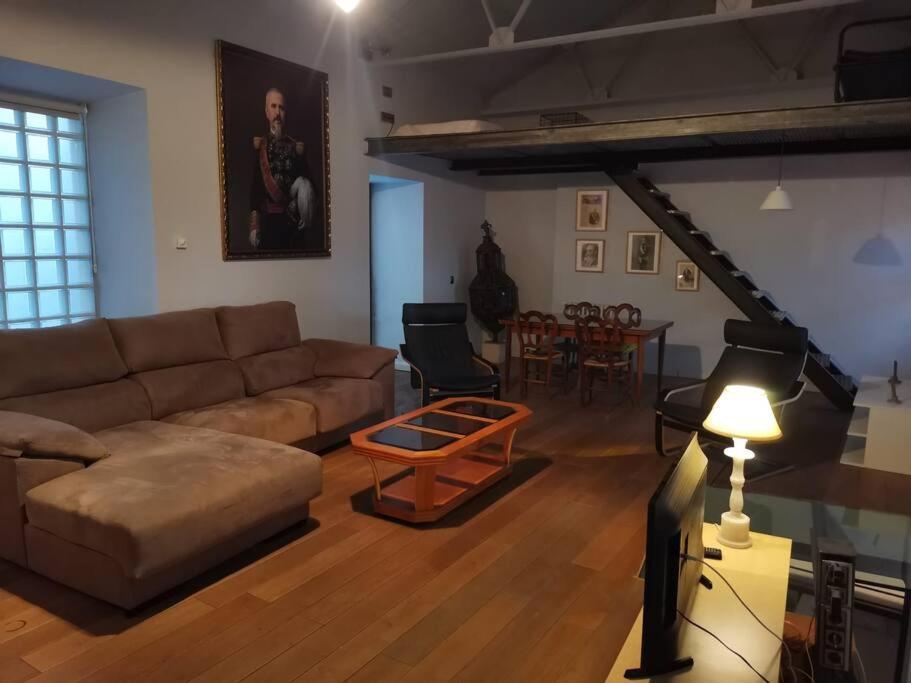 Casa Bajo El Acueducto Con Plaza De Garaje Villa Segovia Luaran gambar